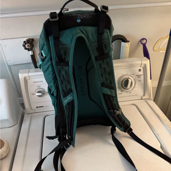 Osprey Turquoise Backpack - Picture 2 of 3